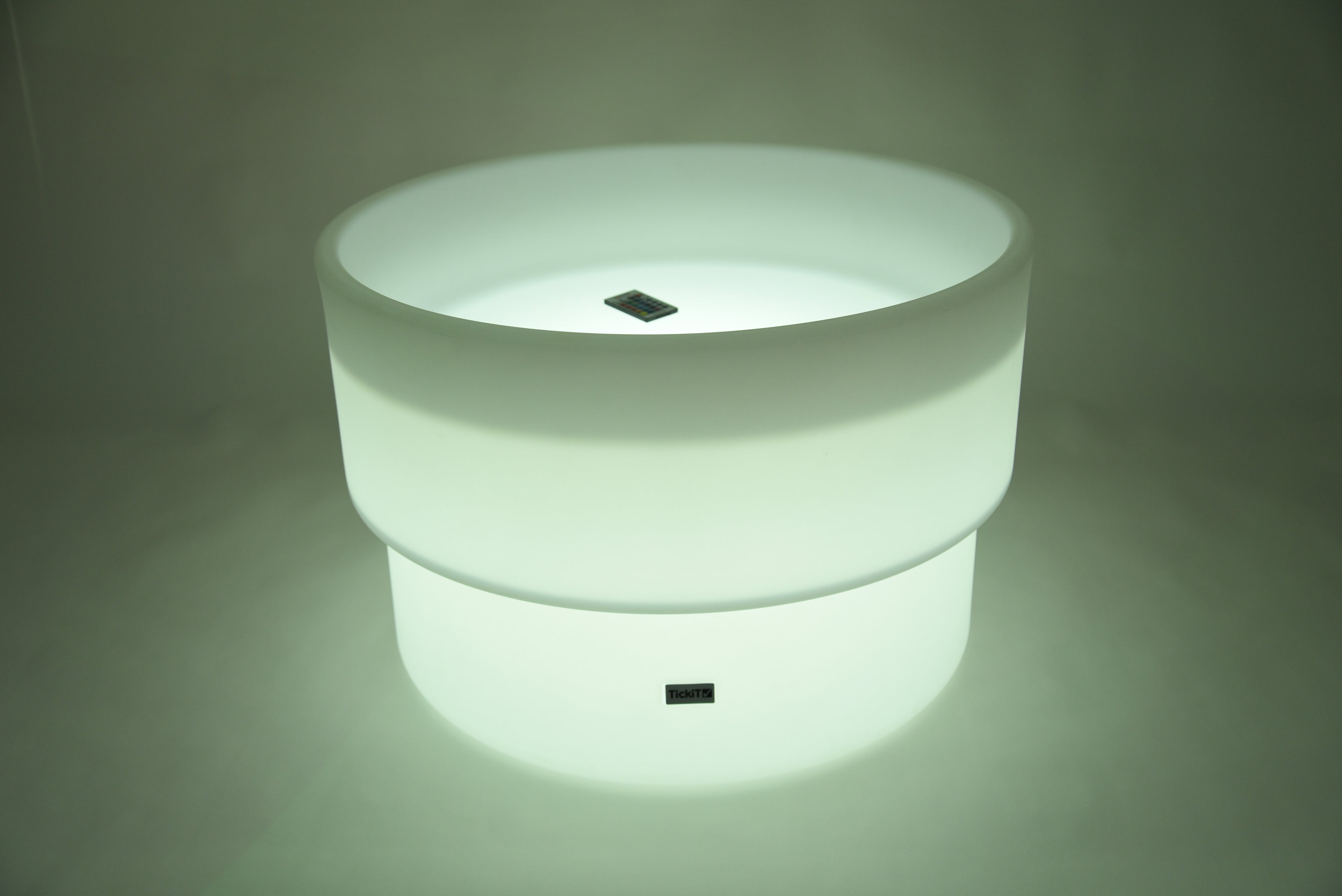 Glowing LED water table, white light, round top