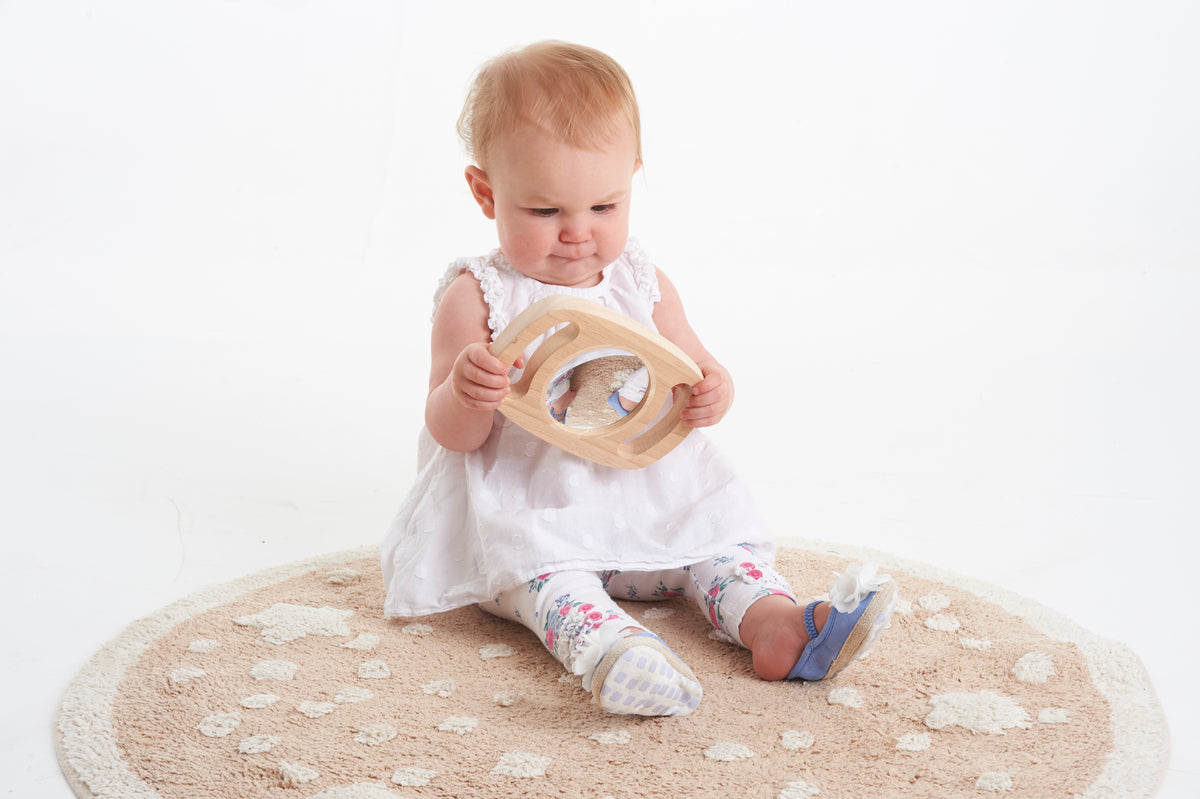 Light wood double-sided convex/concave mirror toy with oval frame and handle