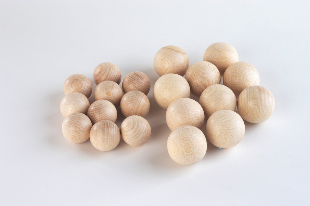 Natural wooden balls, 50mm, light wood round spheres with visible grain.