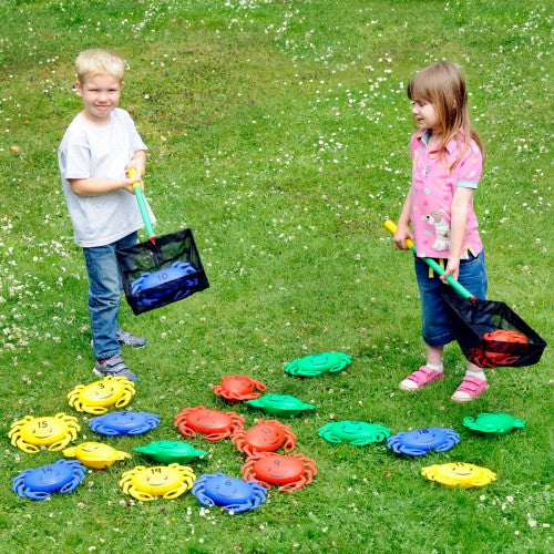 Colorful number crabs 1–20 with carrying net bags, crabs scattered