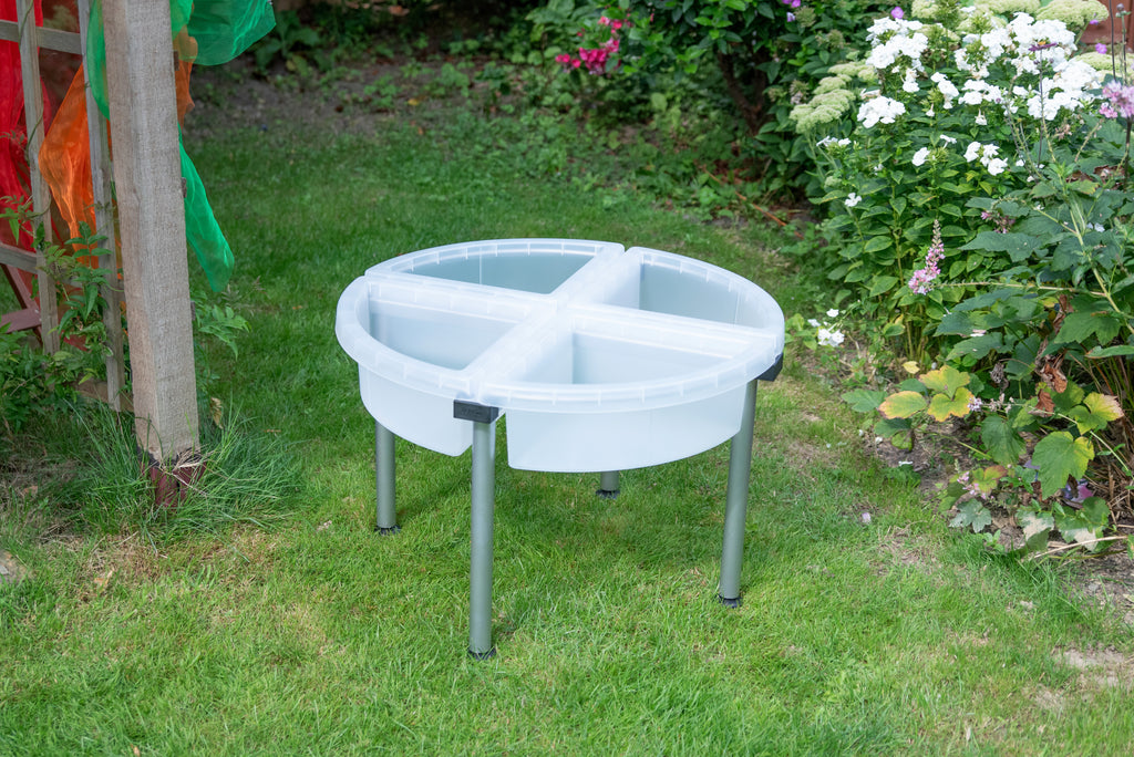 Round, clear quadrant tray on three-leg metal stand