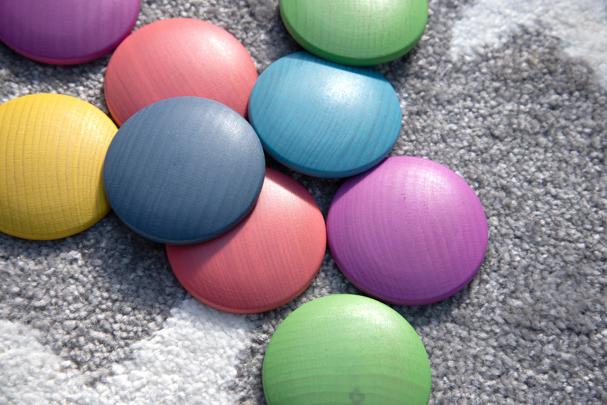 Rainbow wooden disc set with mixed colored round wooden pieces