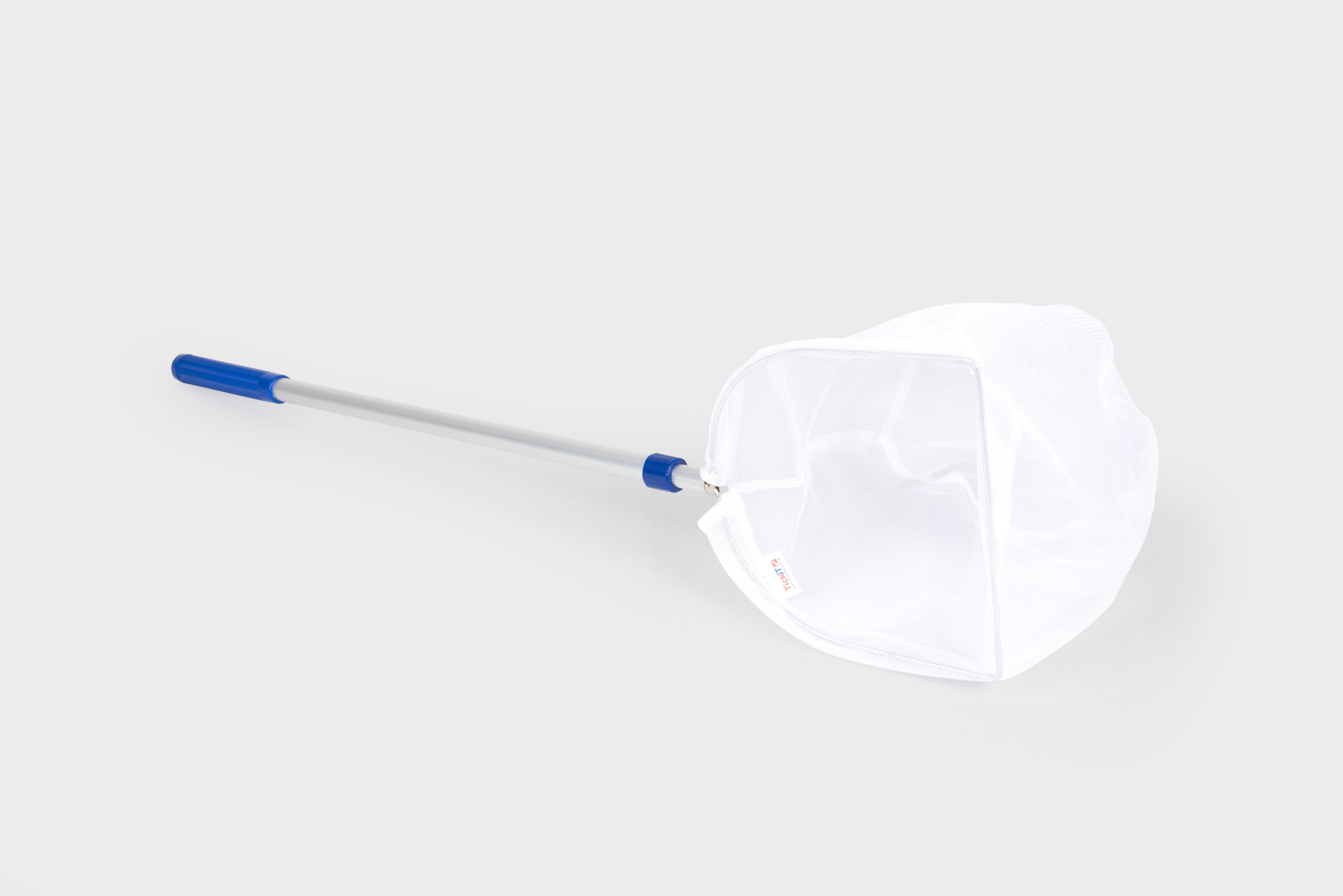 White mesh pond net scoop on a silver telescopic handle with blue connectors