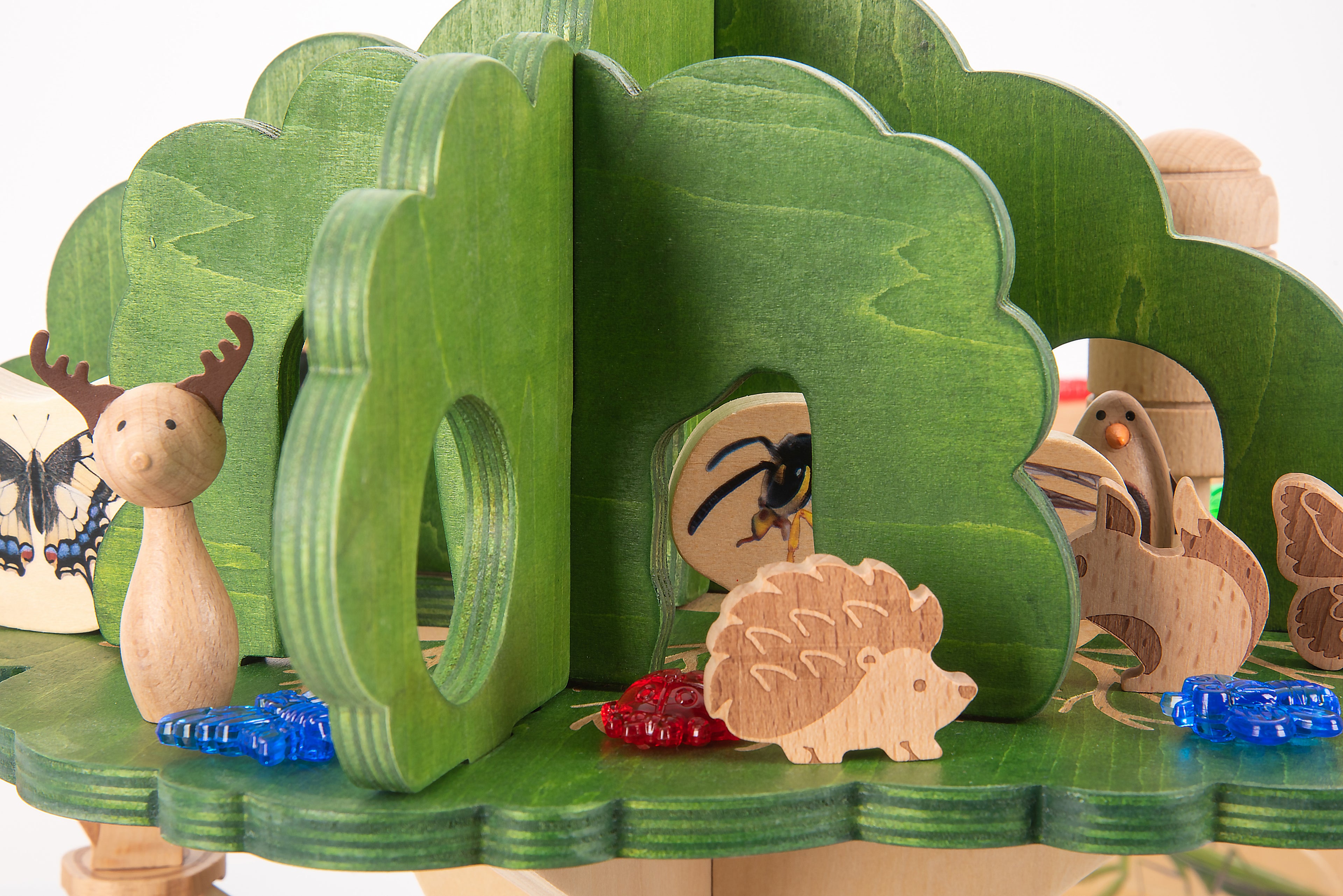 Wooden woodland figure bundle with stacked green tree panels and small animal pieces
